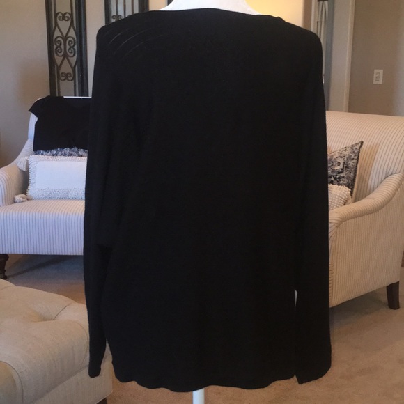 Time & Tru Black LS Sweater - Picture 9 of 13